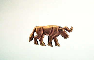 Schreitender Stier, Ornament von einem Begräbnisbaldachin, spätes 3. Jahrtausend v. Chr. (Gold)